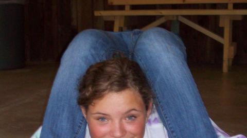 camper doing optical illusion 